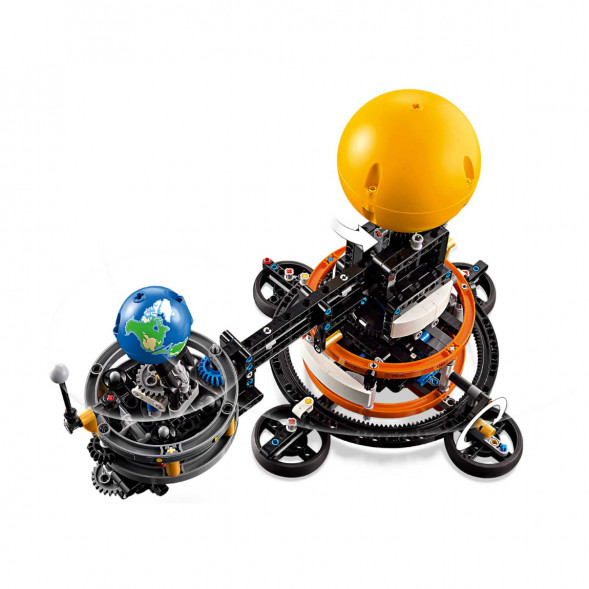 Конструктор LEGO Technic 42179 Планета Земля и Луна на орбите в Архангельске