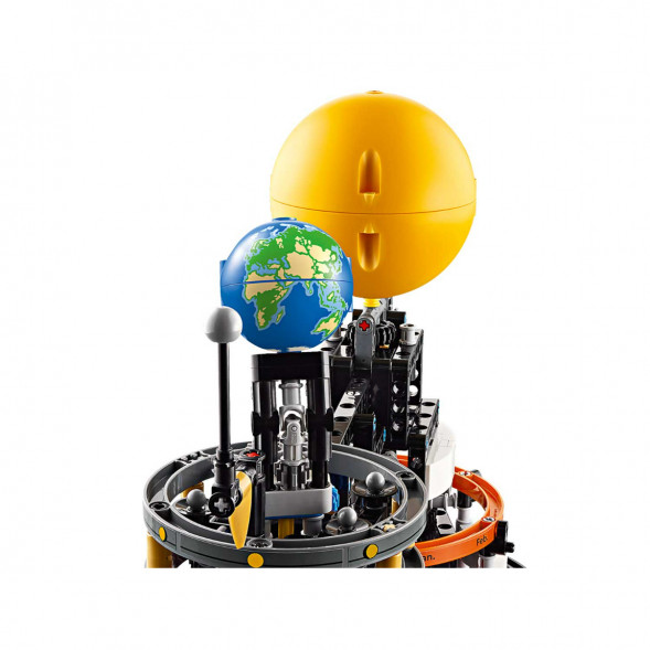 Конструктор LEGO Technic 42179 Планета Земля и Луна на орбите в Архангельске